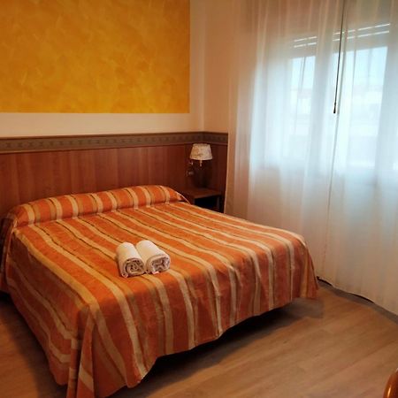 Hotel Kristall 산도나디피아베 외부 사진