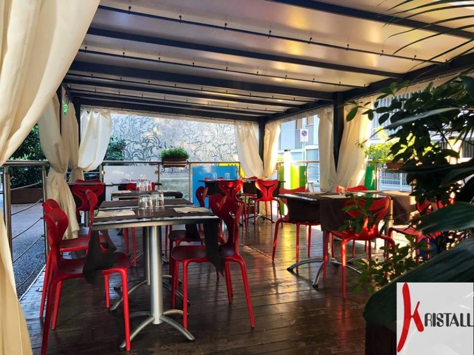 Hotel Kristall 산도나디피아베 외부 사진