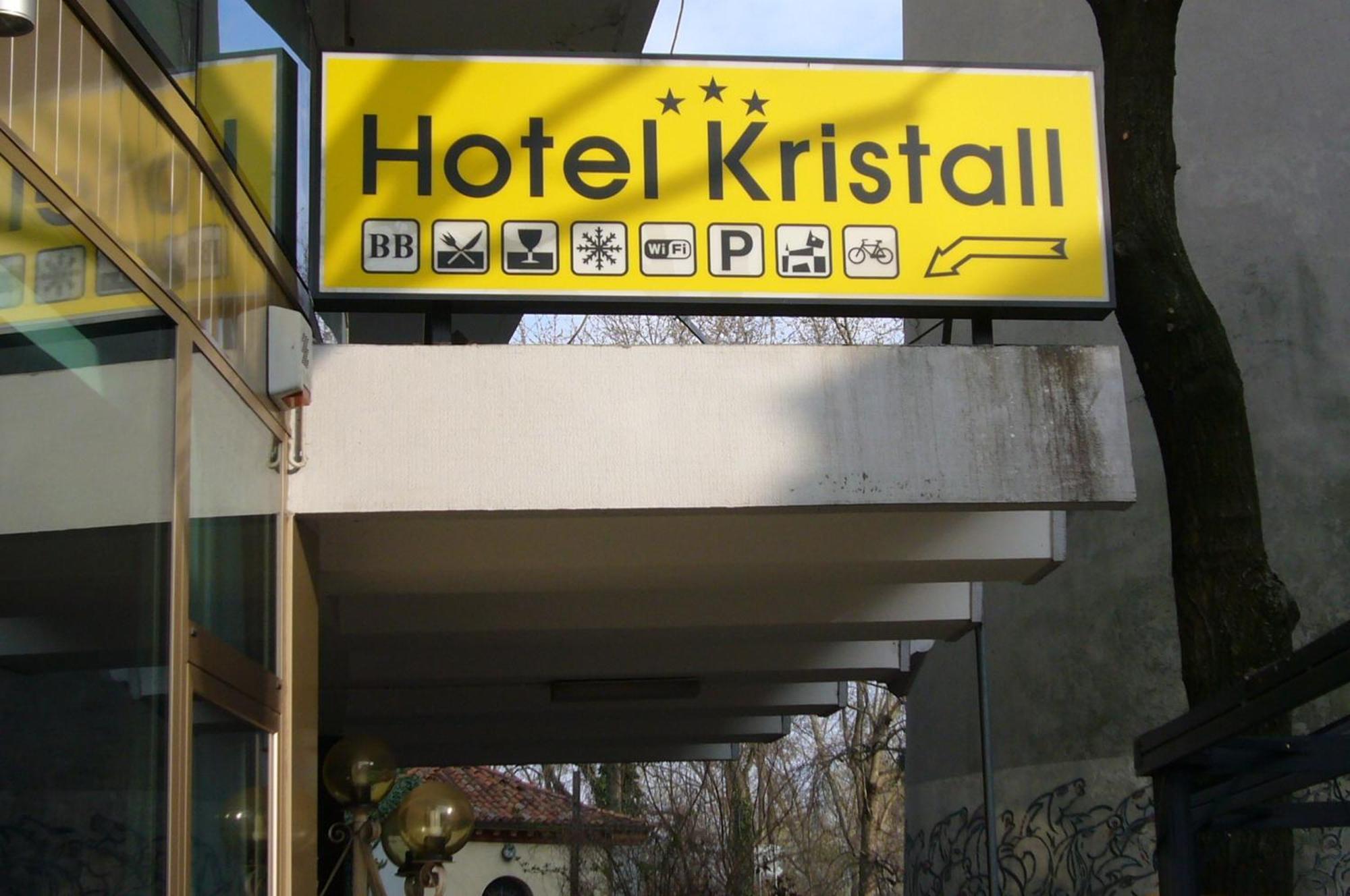 Hotel Kristall 산도나디피아베 외부 사진
