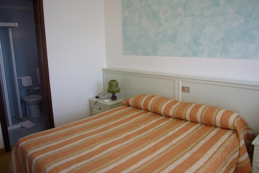 Hotel Kristall 산도나디피아베 외부 사진