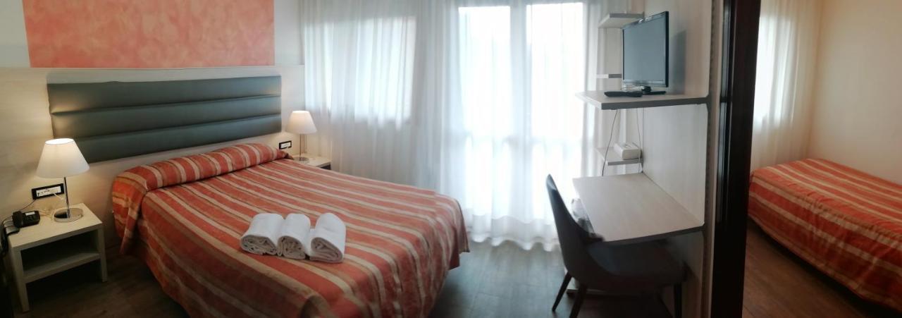 Hotel Kristall 산도나디피아베 외부 사진